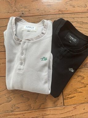 Men’s Long-Sleeve Waffle Henley — Black & Light Gray